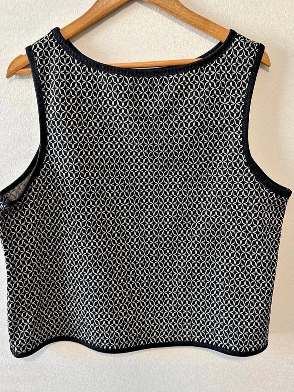 Max Studio Geometric Crop Top in Black & White Size XL